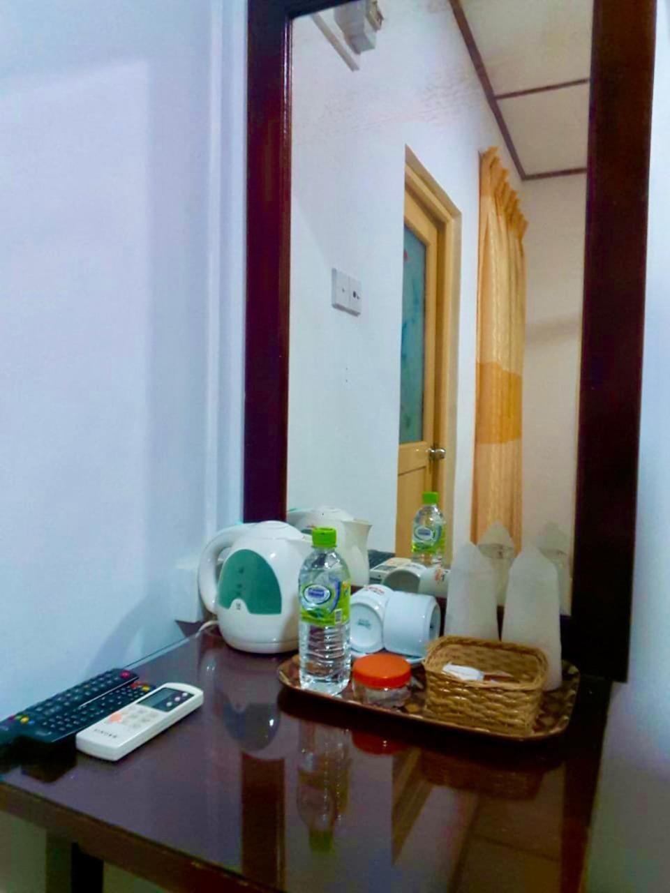Thilaka City Hotel Anuradhapura Exterior foto