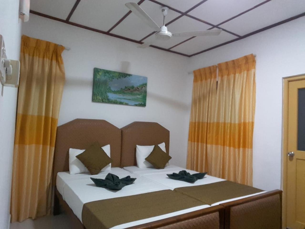 Thilaka City Hotel Anuradhapura Exterior foto