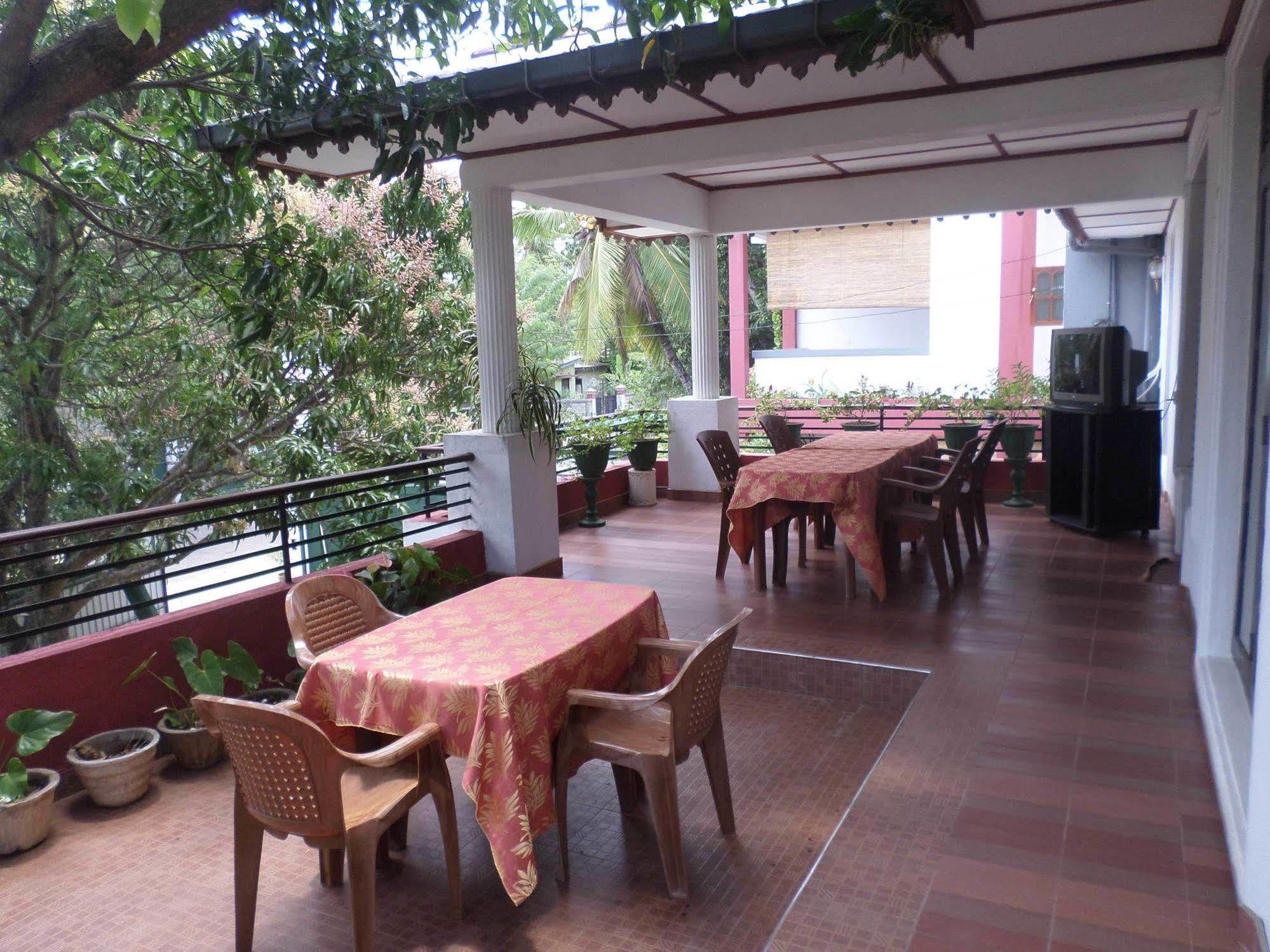 Thilaka City Hotel Anuradhapura Exterior foto