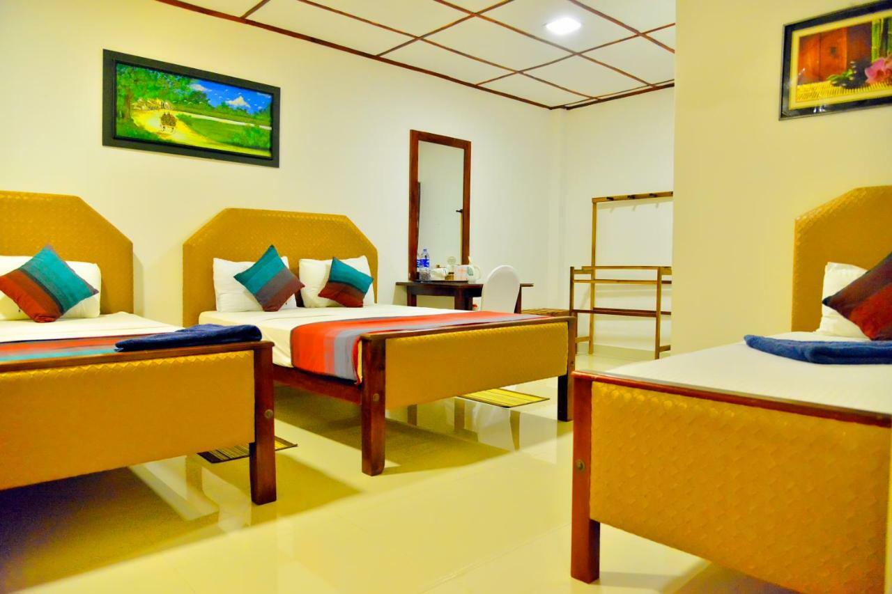 Thilaka City Hotel Anuradhapura Exterior foto